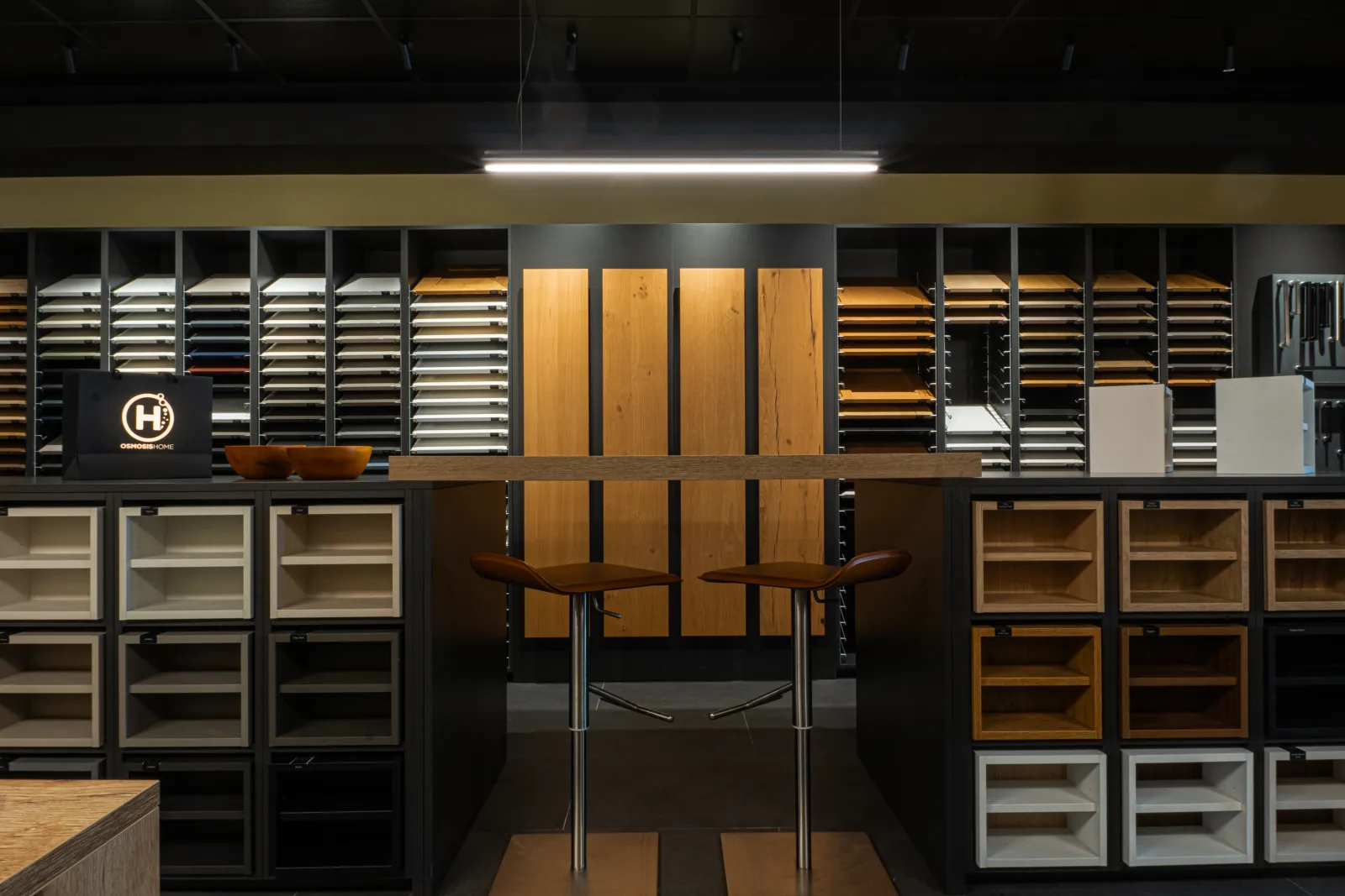 Intérieur showroom Osmosis Home — Façades cuisine sur mesure à Tanger